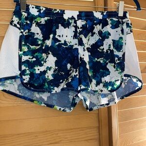 Old Navy Active Women’s  Blue Green and White fully lined Swim Shorts Size Small